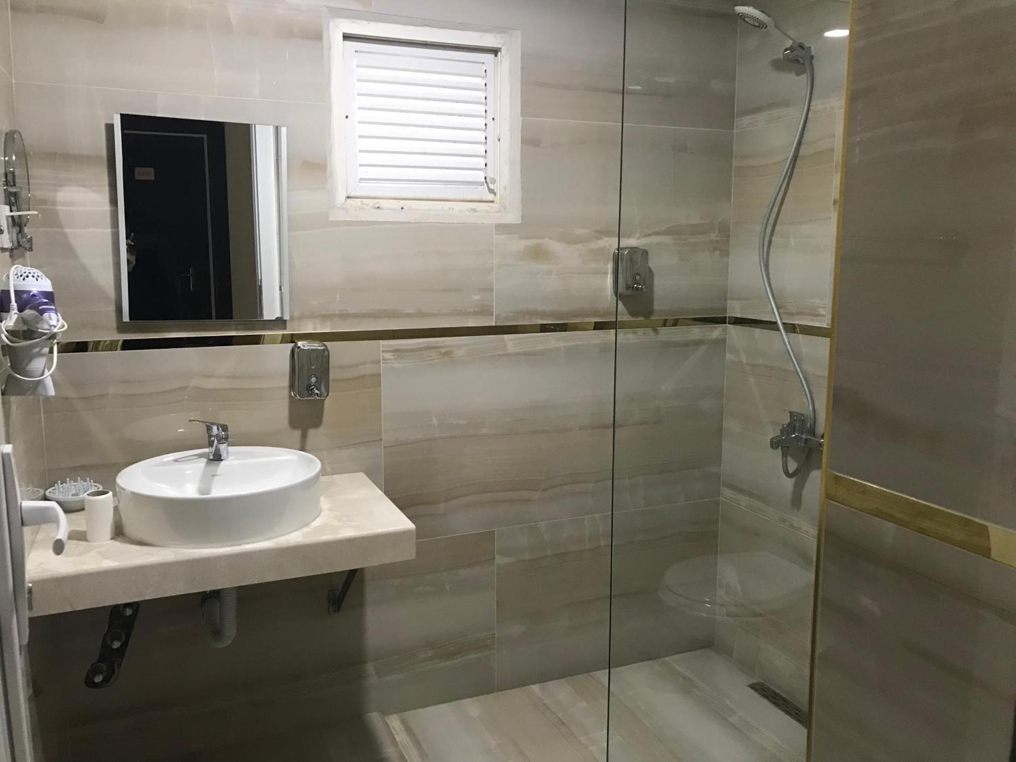 Tuemay Hotel Битез Стая снимка