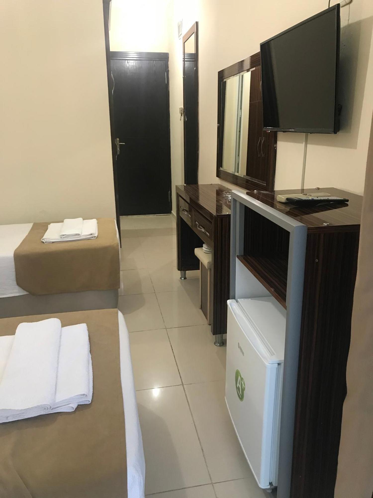 Tuemay Hotel Битез Стая снимка