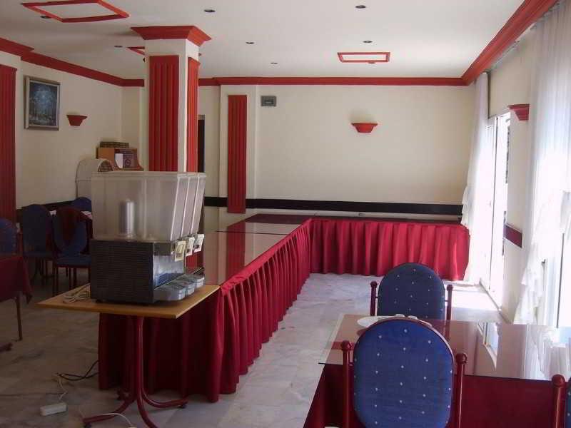 Tuemay Hotel Битез Екстериор снимка