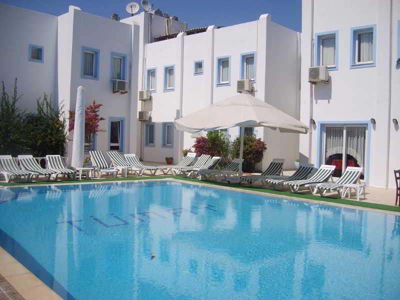 Tuemay Hotel Битез Екстериор снимка