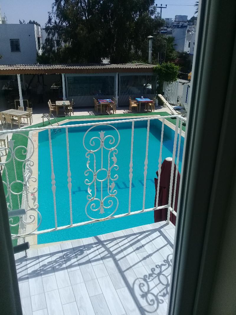 Tuemay Hotel Битез Екстериор снимка