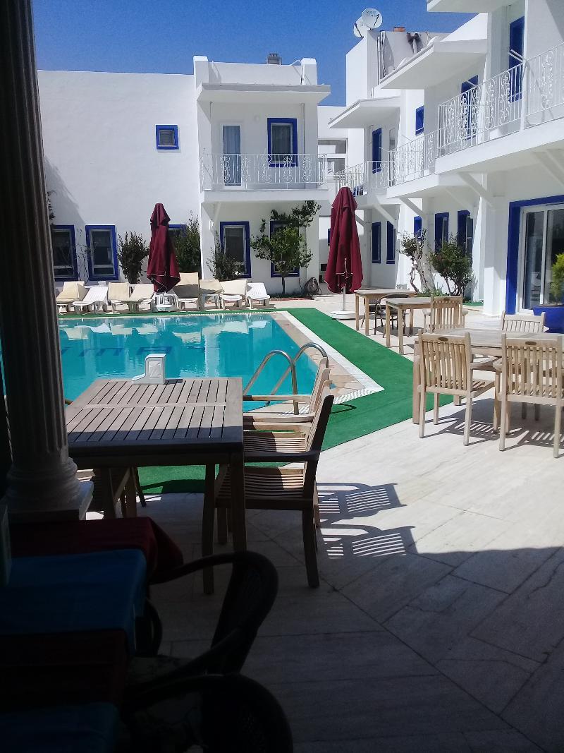 Tuemay Hotel Битез Екстериор снимка