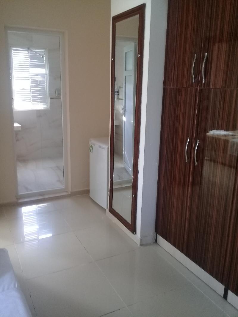 Tuemay Hotel Битез Екстериор снимка